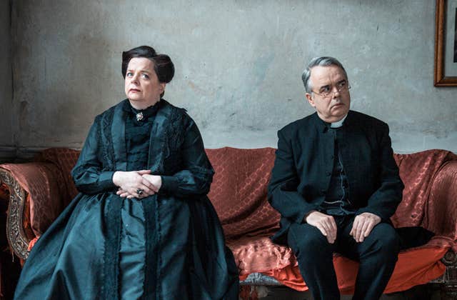 To Hell in a Handbag by Helen Norton & Jonathan White