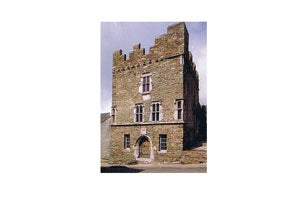 Desmond Castle / Wine Museum