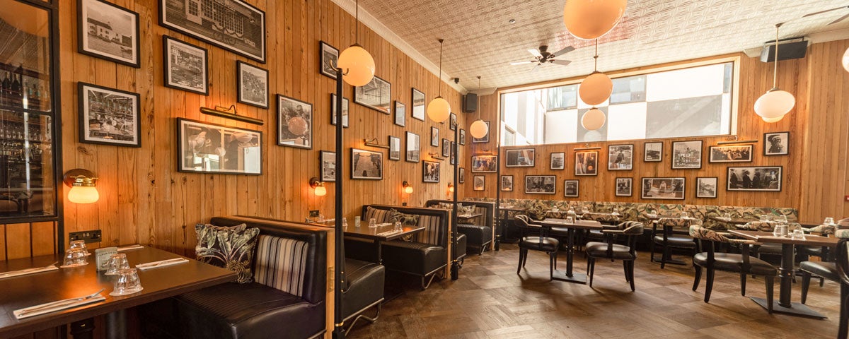 Elephant & Castle Galway interior