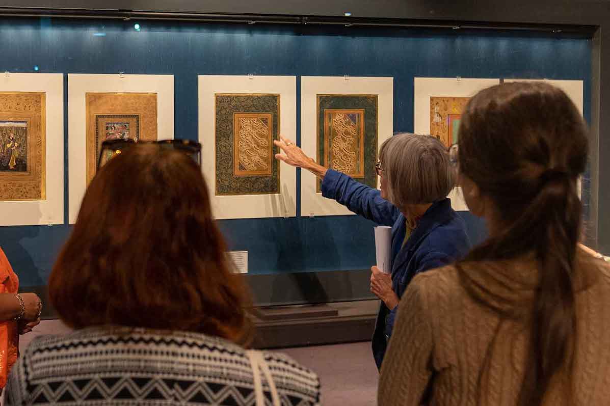 Audio-Descriptive Tour: Arts of the Book