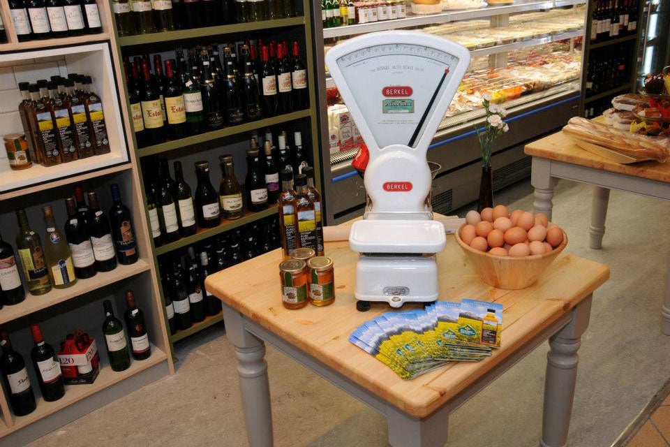 Visit Benny's Deli, Restaurant and Café with Discover Ireland