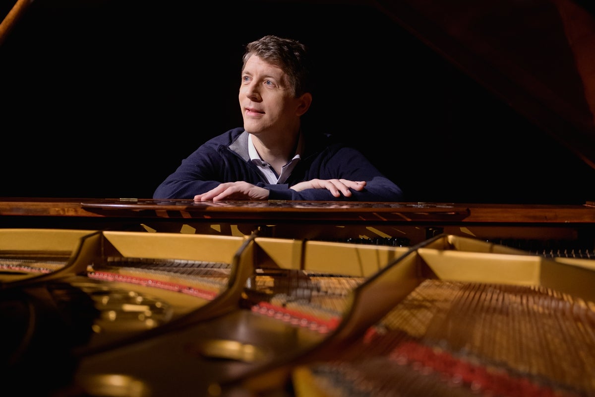 Finghin Collins, piano recital