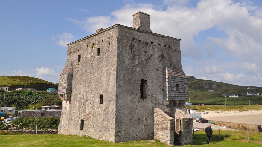 Promontory fort — coastal in Cloghaunsavaun