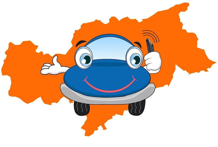 Cartina dell'Alto Adige con un auto che telefona dando informazioni sul traffico
