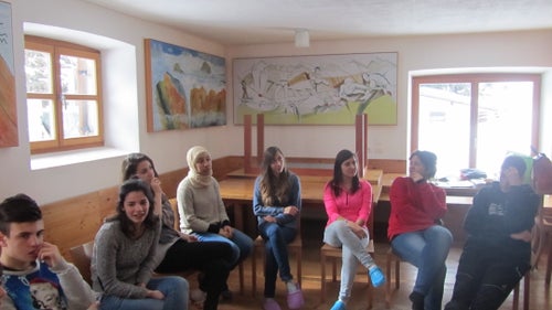 Riunione di apertura del progetto nella struttura ospitante in Val di Funes