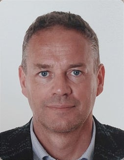 Heinrich Videsott, nasciù tl 1969, ie dal prim de nuvëmber incà l Ntendënt y Diretëur dla scolines y scoles ladines nuef. (Foto: Intendënza y Cultura Ladina)