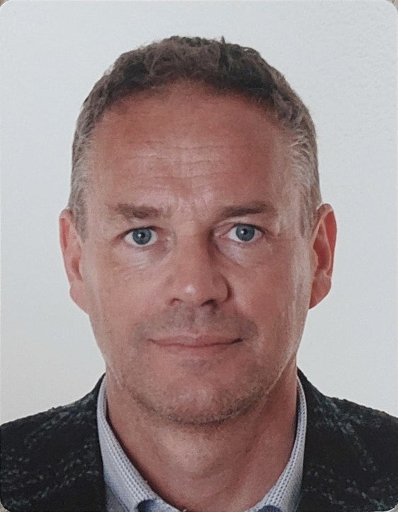 Heinrich Videsott, nasciù tl 1969, ie dal prim de nuvëmber incà l Ntendënt y Diretëur dla scolines y scoles ladines nuef. (Foto: Intendënza y Cultura Ladina)