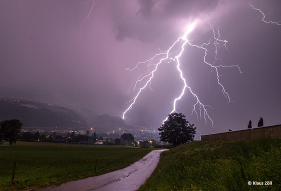 È importante mettersi in salvo durante i temporali: raccomandazioni della Protezione civile. (Foto: Klaus Zöll)