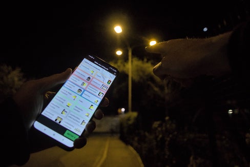 Con l'aiuto dell'applicazione per smartphone Nachtlichter, i cittadini hanno documentato le luci artificiali negli spazi pubblici. (Foto: David Gruber)