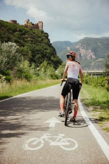 Das übergemeindliche Radwegenetz in Südtirol umfasst über 500 Kilometer und wird weiter ausgebaut. (Foto: IDM Südtirol/Alex Moling)
