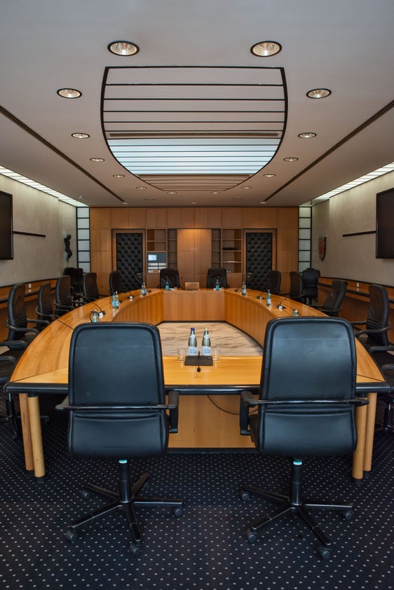 Il 2 febbraio, gli undici componenti della nuova Giunta provinciale si sono riuniti nella sala Giunta di Palazzo Widmann a Bolzano per la prima riunione di questa XVII legislatura (Foto: Greta Stuefer)