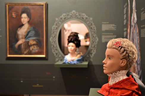 Un dettaglio della mostra, un’acconciatura intrecciata del XVIII secolo. (Foto: Lorenzo Perego)