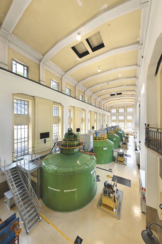 5,5 miliardi di chilowattora di energia elettrica da fonte idroelettrica vengono prodotti ogni anno in Alto Adige in circa 1000 centrali di varia grandezza: qui quella di Cardano. (Foto: Alperia)