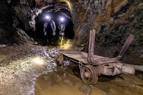 Sotto il Monteneve: dall’imboccatura della galleria Karl in Val Passiria si attraversa la catena montuosa lungo un percorso di circa 6 chilometri, uscendo dall’altra parte della montagna in Val Ridanna. (Foto: Alan Bianchi)