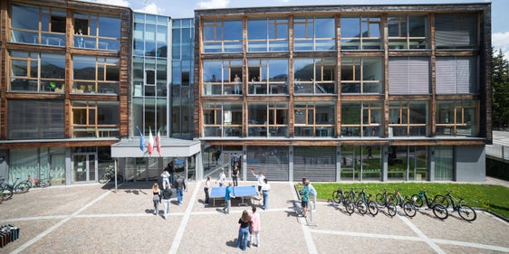 La frabica dl Istitut Tecnich Economich Raetia a Urtijëi (Foto: ITE Raetia)