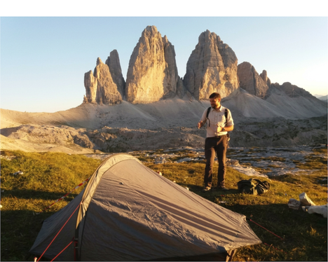 Nei parchi naturali dell’Alto Adige non è consentito montare tende o accamparsi. L’unica eccezione per il pernottamento nelle aree protette è rappresentata dal bivacco alpino in situazioni di emergenza. (Foto: Ufficio Natura della Provincia)