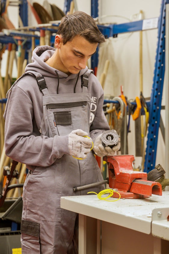 La Provincia monitora con grande attenzione il passaggio dalla scuola al mondo del lavoro, favorisce i tirocini (e i tirocini di orientamento/formazione professionale) e adotta misure contro l’abbandono scolastico e altre iniziative di orientamento. (Foto: Peter Daldos)