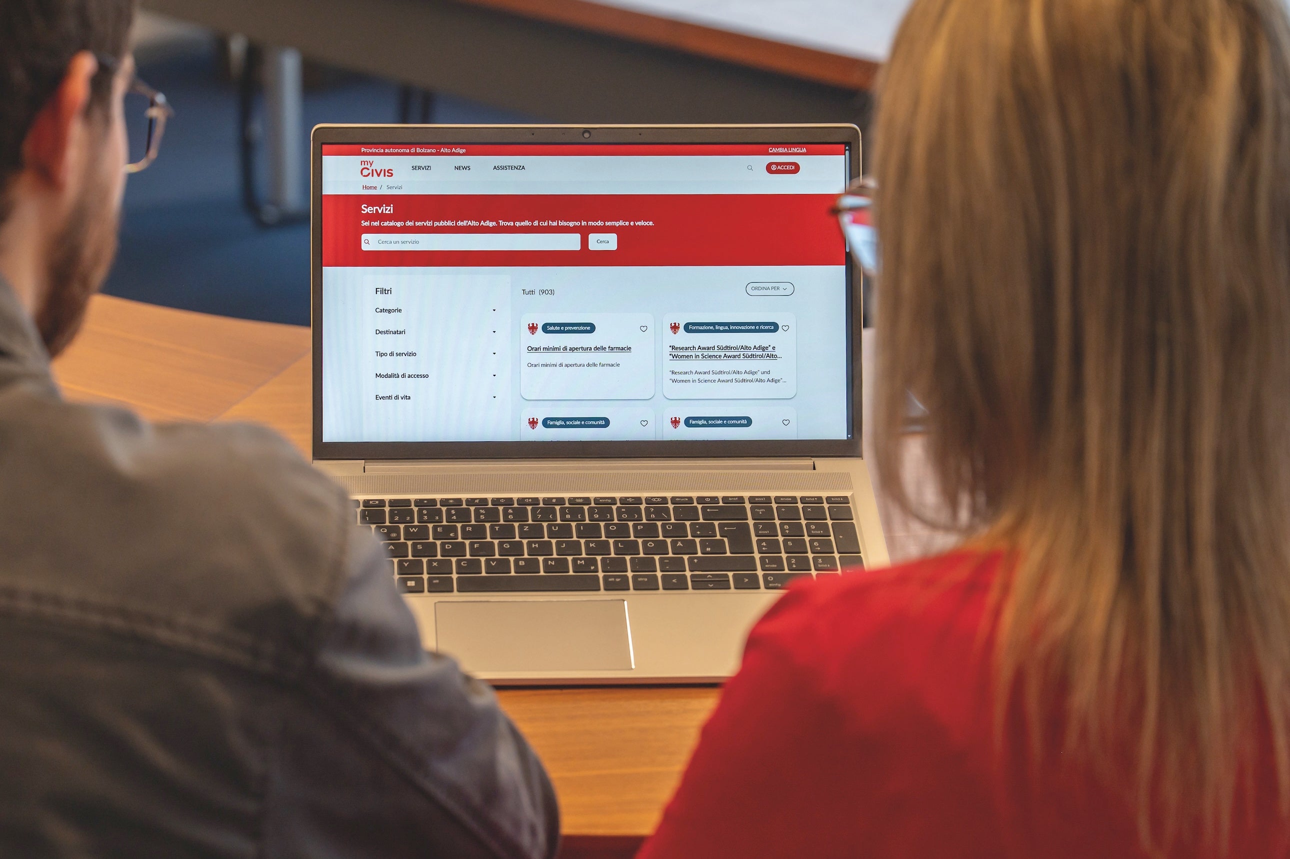 Nel nuovo myCIVIS sono disponibili informazioni su tutti i servizi dell’Amministrazione provinciale dell’Alto Adige. (Foto: Greta Stuefer)