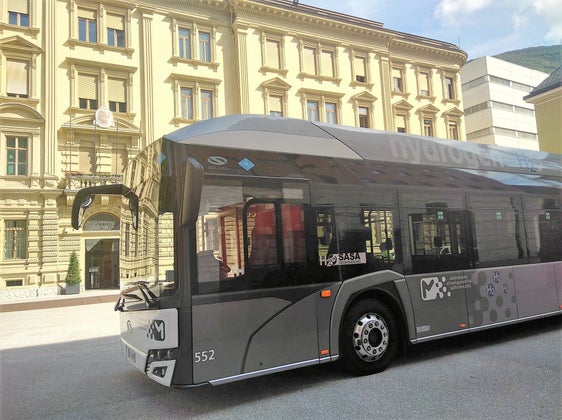 Uno dei progetti finanziati dal PNRR: 5 nuovi autobus H2 per il servizio di trasporto pubblico di Bolzano. (Foto: ASP/Angelika Schrott)