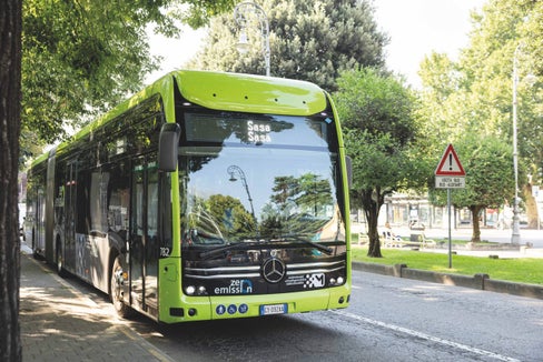 Zero Emission als Ziel: SASA, das größte öffentliche Nahverkehrsunternehmen
in Südtirol - gemessen an der Anzahl der Busse, Linien und Fahrgäste - setzt seinen Weg in Richtung emissionsfreie Mobilität fort. (Foto: SASA/Lucia Rose Buffa)
