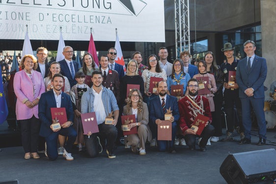 Il premio “Prestazione d’eccellenza” valorizza l’impegno dei giovani dell’Euregio Tirolo-Alto Adige-Trentino nel volontariato. (Foto: Bernhard Aichner)
