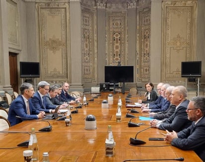 Regionenminister Calderoli traf am 20. Dezember 2023 in Rom mit den Vertretenden des Landes Südtirol und der Autonomen Provinz Trient zusammen. (Foto: LPA)