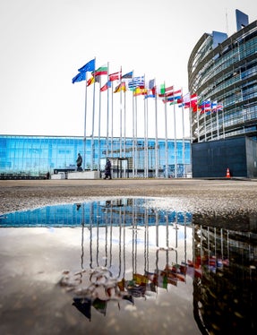 Südtirols Interessen werden auch im Europäischen Parlament (im Bild das Parlamentsgebäude in Straßburg) vertreten, am 8. und 9. Juni entscheiden die Wählerinnen und Wähler über dessen künftige Zusammensetzung. (Foto: Europäisches Parlament/Fred Marvaux)
