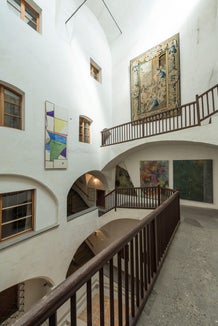 Il museo in via Argentieri a Bolzano, che ospita la Collezione Eccel Kreuzer su circa 2.000 metri quadrati di superficie, sarà in ristrutturazione dal giugno del 2024. (Foto: Erich Dapunt)