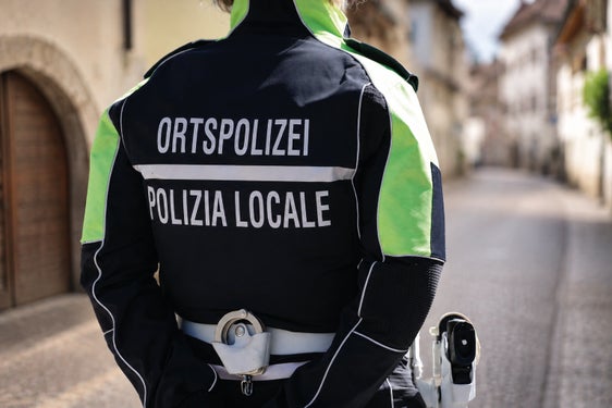 Grazie a un finanziamento incentivante, le unità di Polizia locale in Alto Adige saranno potenziate e rafforzate. (Foto: Dipartimento edilizia abitativa, Sicurezza e Prevenzione della violenza)