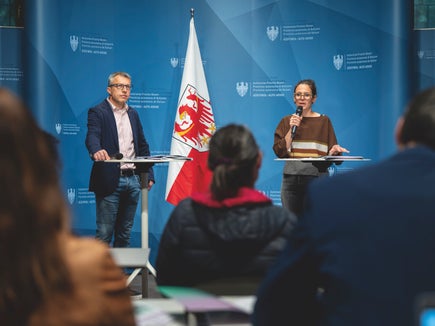 Maggiore visibilità per le donne esperte: Sono invitate a registrarsi alla banca dati ADA e a contribuire attivamente al dibattito pubblico e specialistico in Alto Adige. (Foto: Fabio Brucculeri)