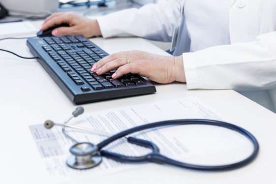 Sistema informativo ospedaliero: in caso di trattamento ambulatoriale o di ricovero, i dati medici e i documenti dell’Azienda Sanitaria sono archiviati in formato digitale. (Foto: ASP/Tiberio Sorvillo)