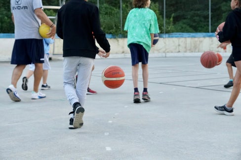 Die eigenverantwortliche Ausbildung von Betreuern und Mitarbeitern ist wichtig unter anderem für für die Sommercamps der USSA.  (Foto: Unione Societá sportive altoatesine/USSA)  