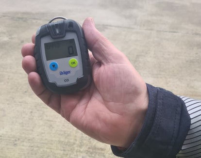 Il monossido di carbonio prodotto durante un processo di combustione incompleta è inodore e insapore. Occorre quindi regolare revisione dei sistemi di riscaldamento. (Foto: ASP/Corpo permanente dei vigili del fuoco di Bolzano)