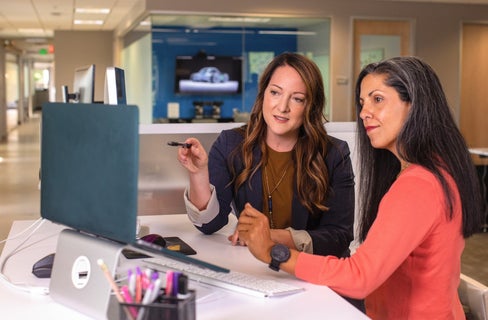 Während Schwangerschaft- und Mutterzeiten das Unternehmen in gute Hände legen: Die Förderschiene unterstützt professionelle Vertretungen. (Foto: Unsplash)