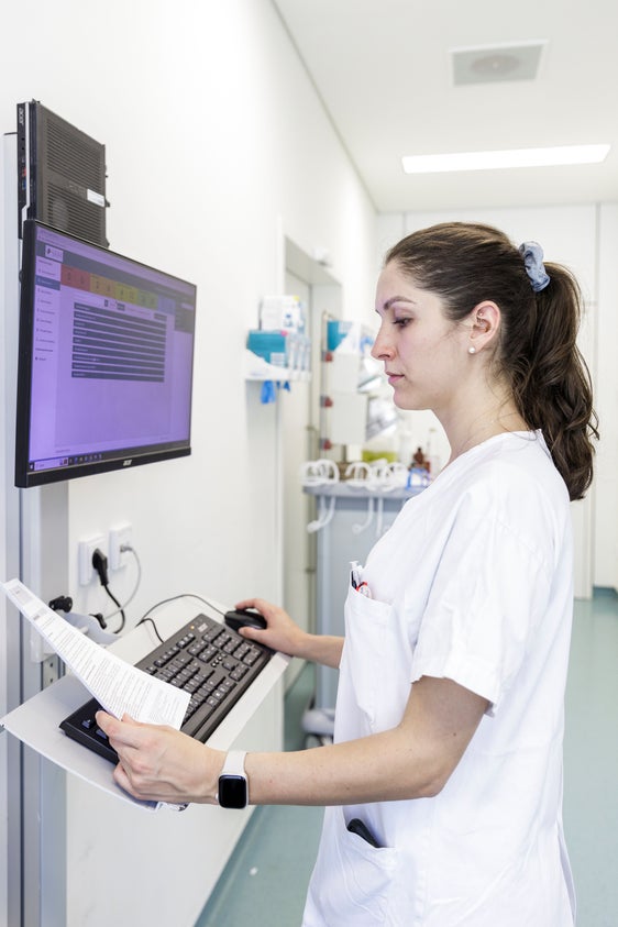Non solo posti di studio aggiuntivi: un corso di laurea in Medicina produce giovani medici e attira specialisti, crea opportunità di carriera e consente terapie innovative. (Foto: ASP/Tiberio Sorvillo)