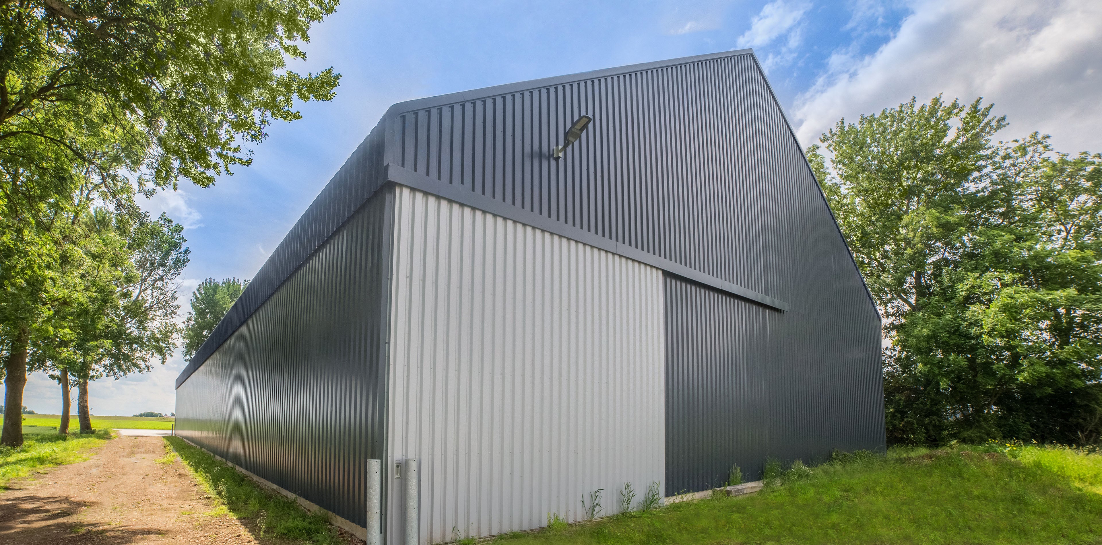 HANGAR AGRICOLE - structure durable en profilés d'aluminium