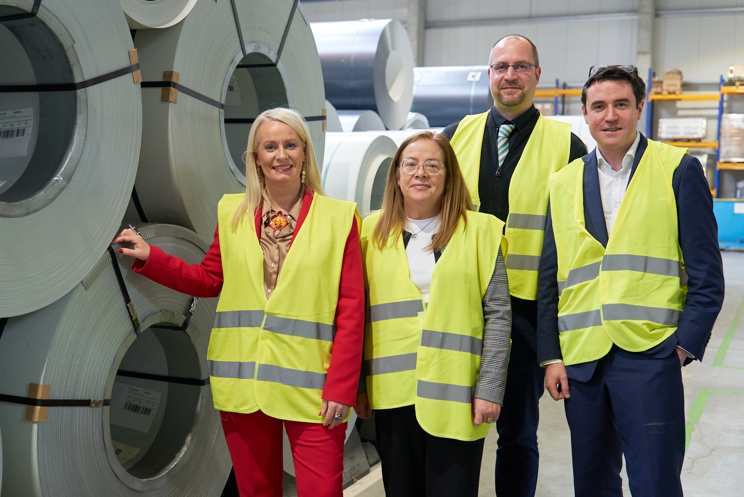 Niamh Smyth T.D., Minister of State for Trade Promotion, Artificial Intelligence and Digital Transformation 
Phyllis Kelly, Assistant Principle, Department of Enterprise, Tourism and Employment
Philipp Bareis, Geschäftsführung, Joris Ide Deutschland
Anthony Doherty, Head of Corporate Affairs, Kingspan