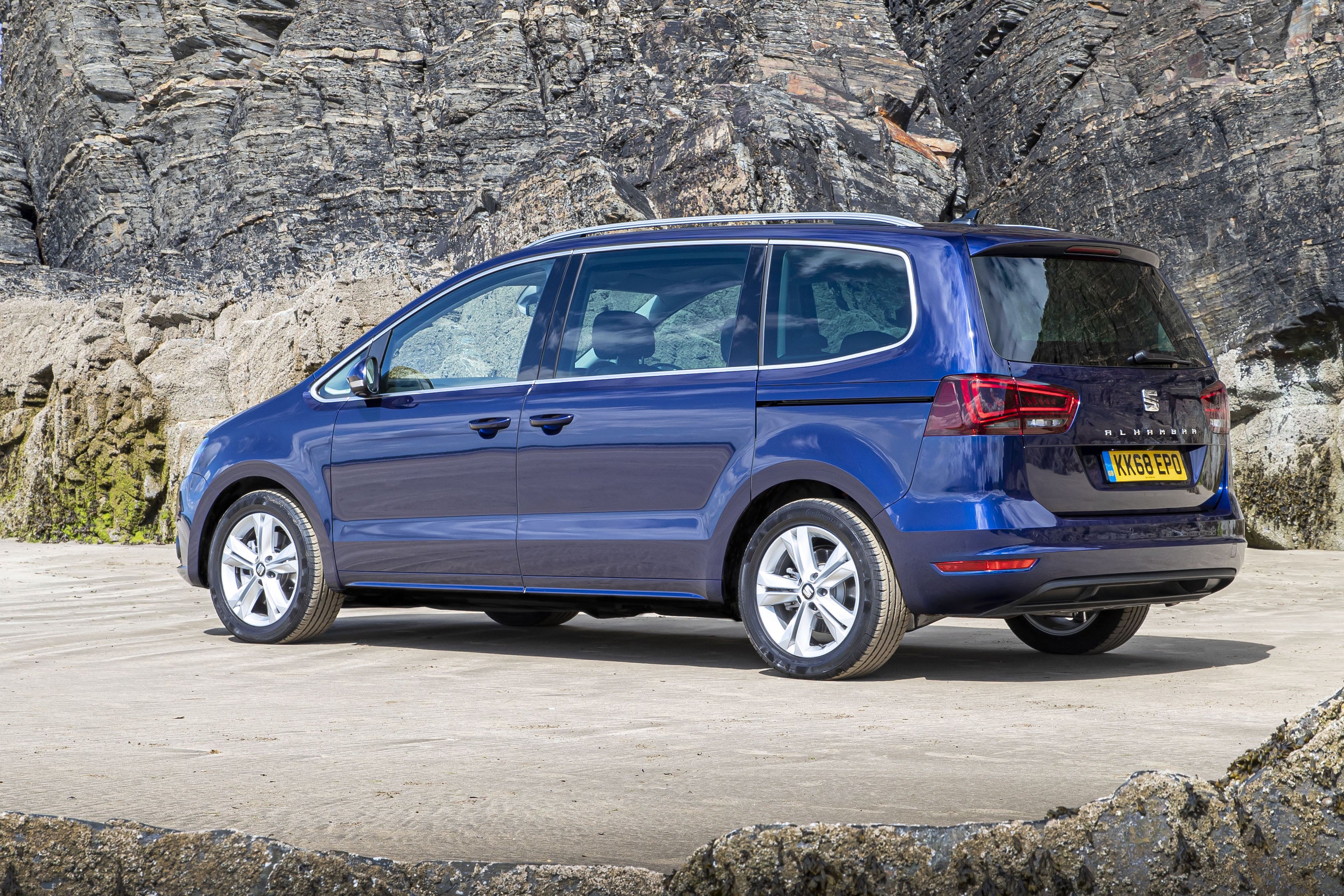 Seat Alhambra Review Heycar