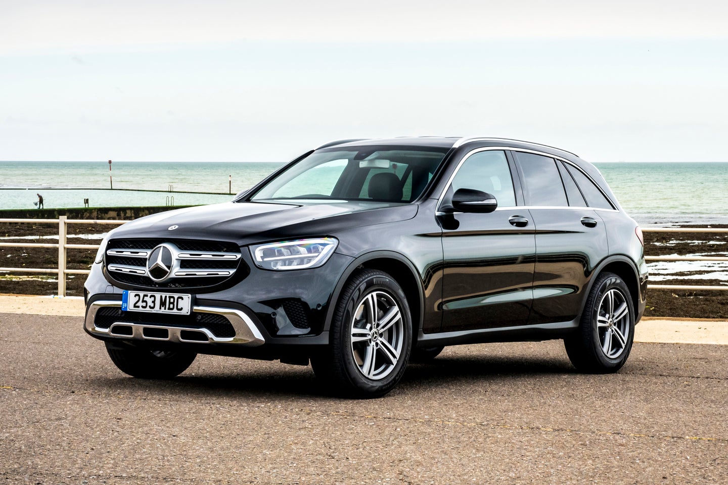 Merceded glc. Мерседес-Бенц GLC 220 D 4matic 2019. GLS GLC 2022. Мерседес кроссовер 2022. Мерседес Бенц 2019 год GLC class.