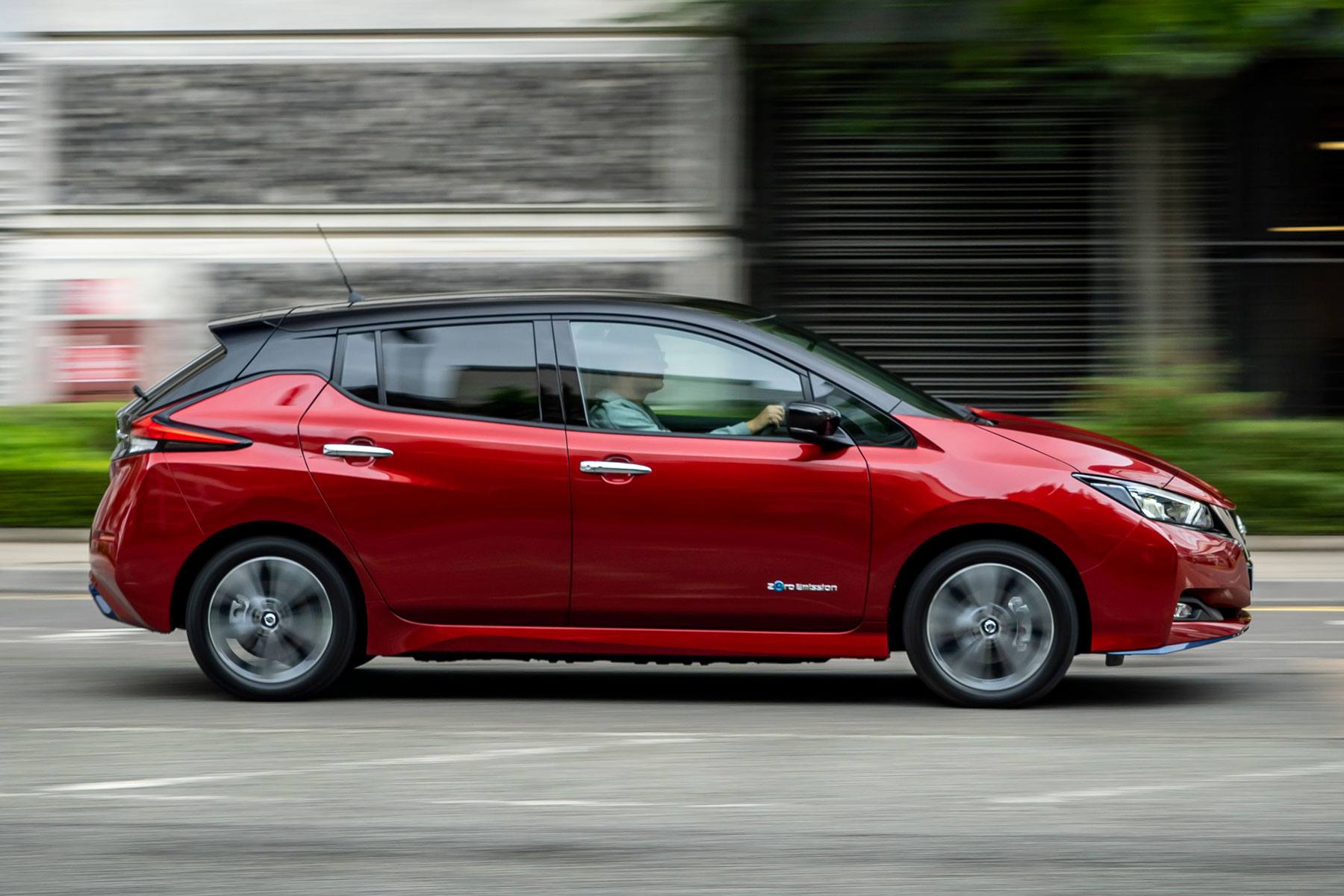 Nissan электромобиль Leaf гибрид