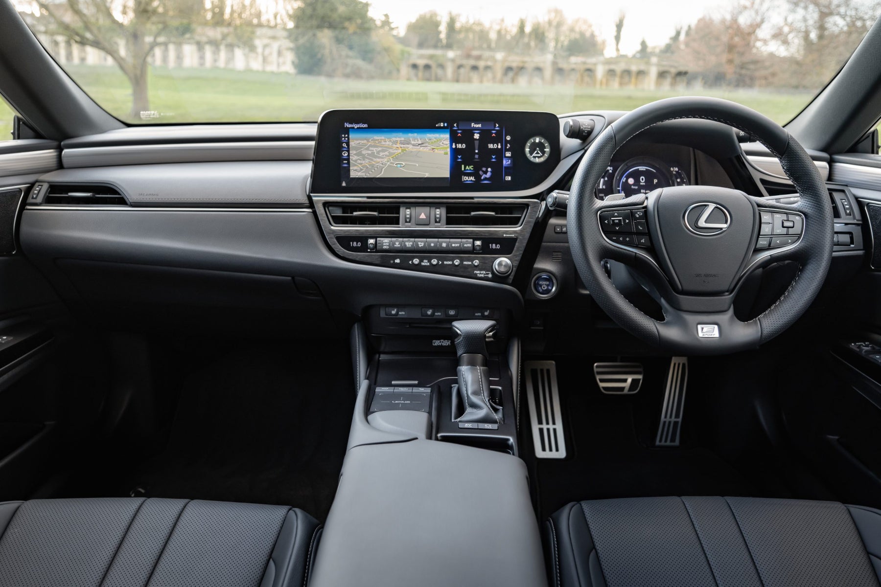 Lexus ES Review 2022 cabin