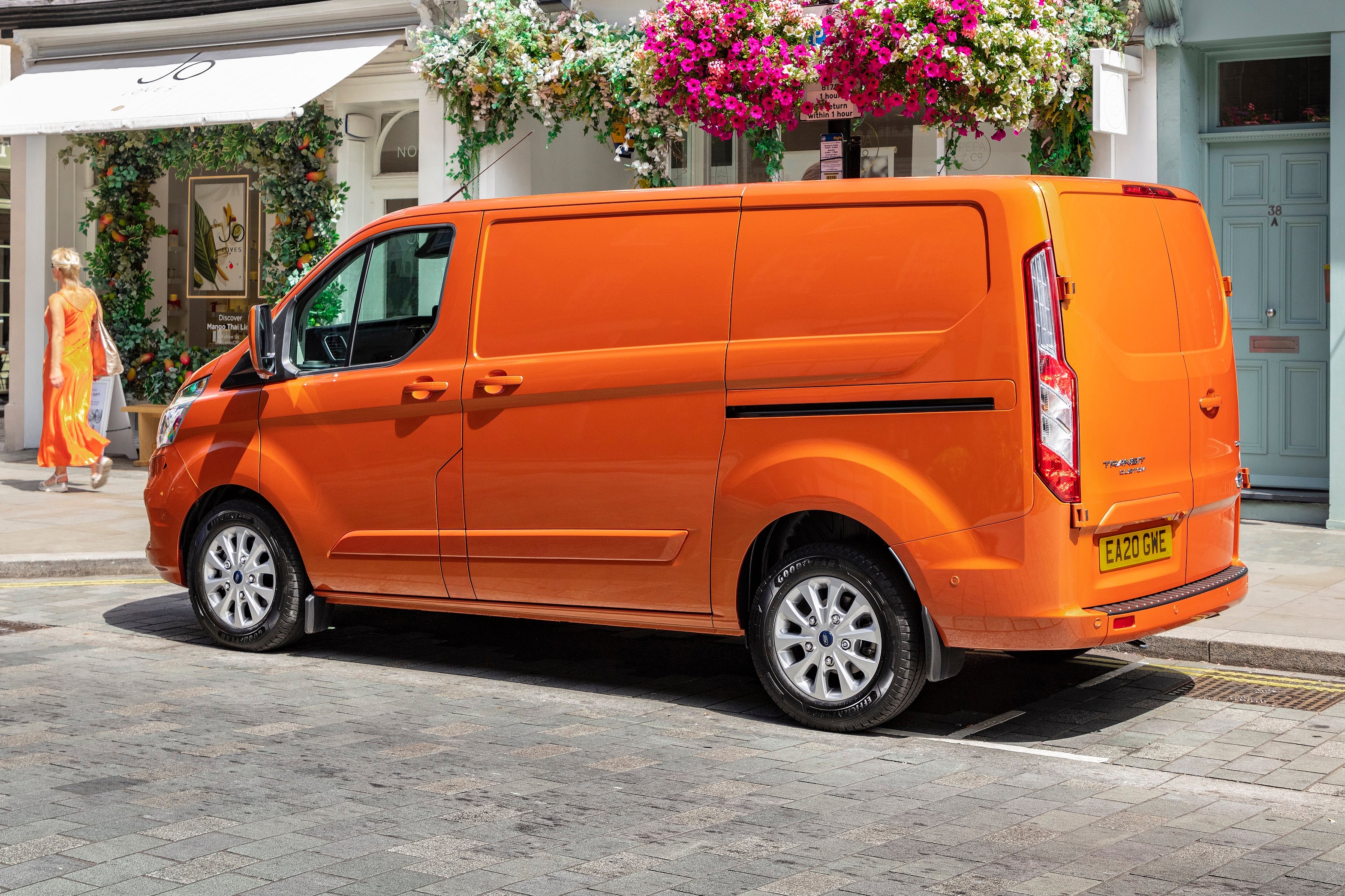 transit custom 240v socket