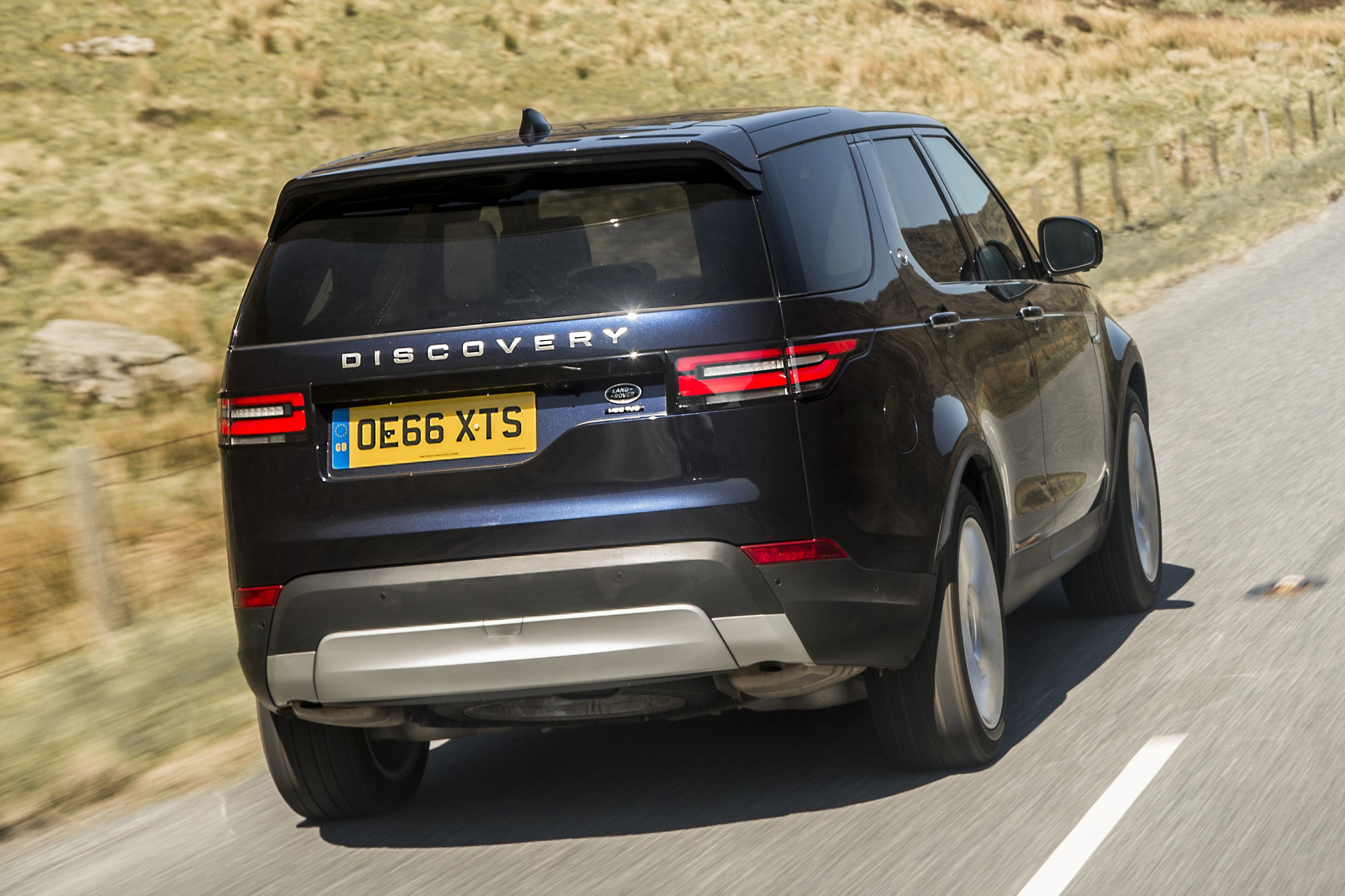 Land Rover Discovery  2017 backright exterior