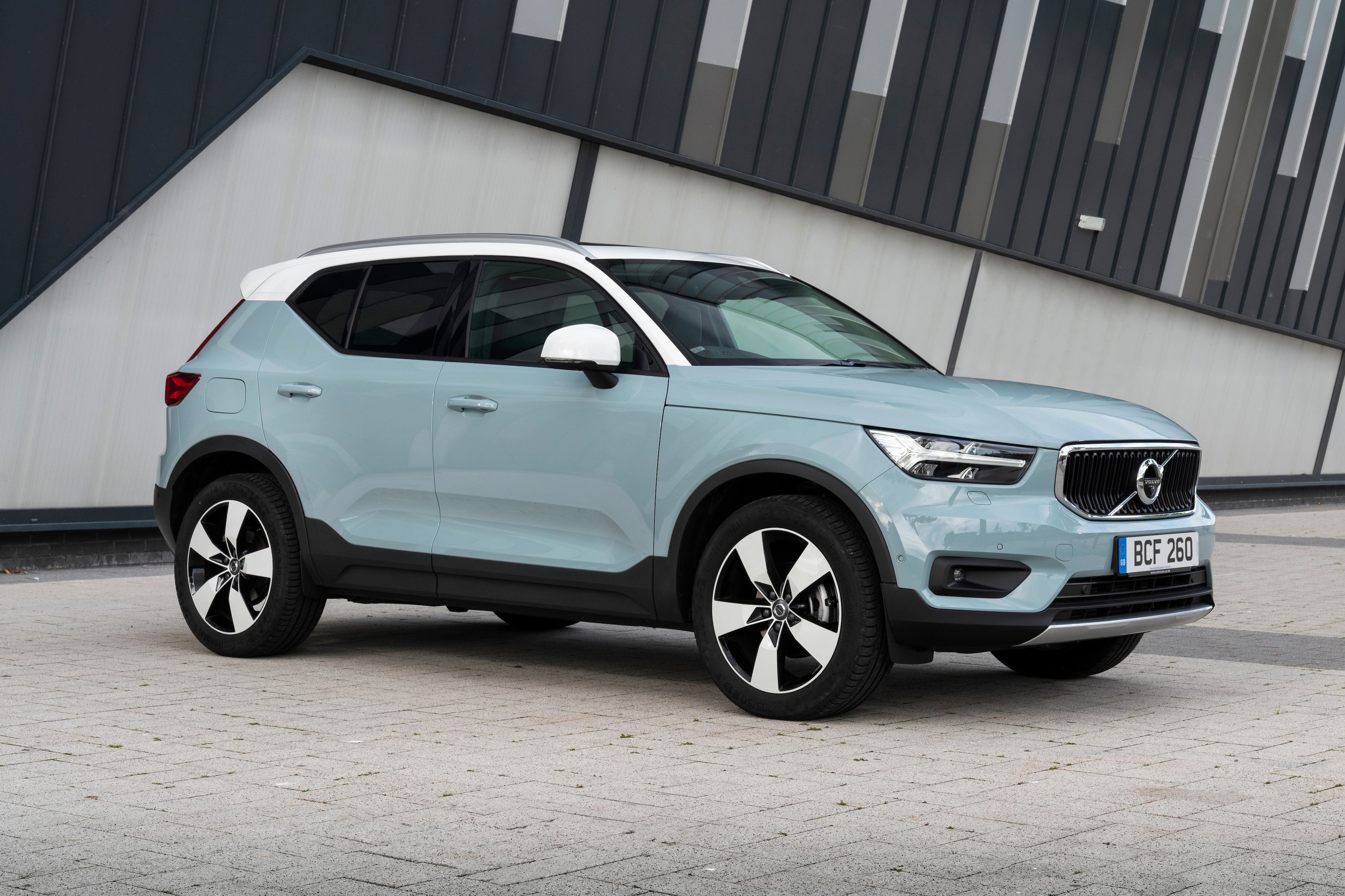 2024 Volvo Xc40 Momentum Review - Jaime Lillian