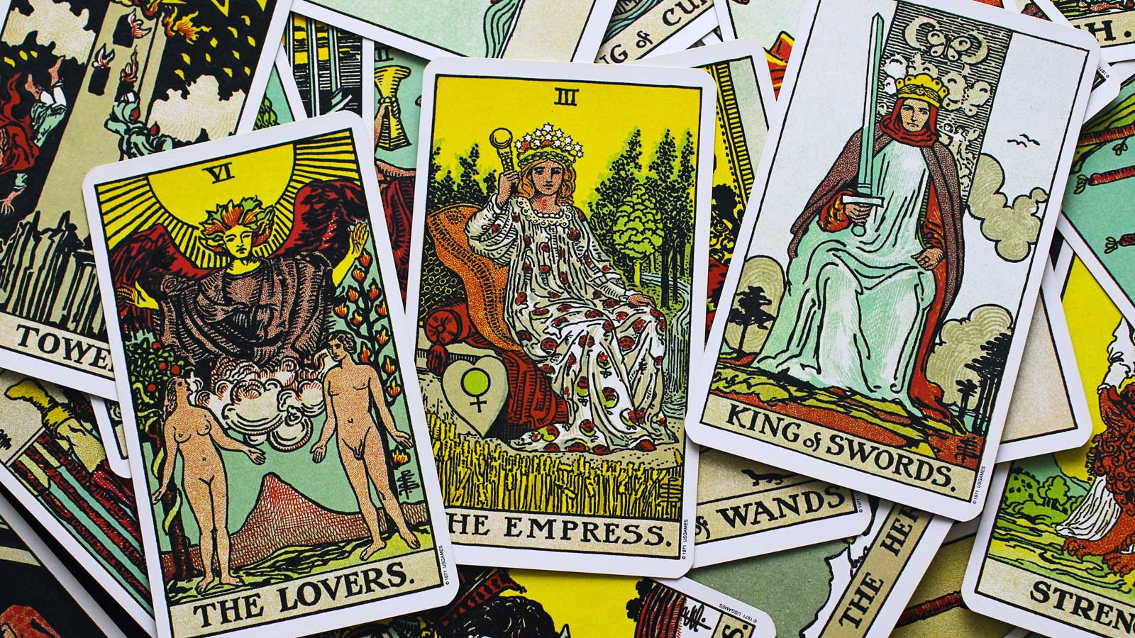 Tarot: A Brief Overview of Tarot Reading and How it Works!