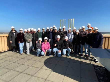Gruppo di studenti della Scuola Alberghiera Cesare Ritz di Merano e gruppo di studenti della Scuola Klara Oppeheimer di Wurzburg in visita all'inceneritore della città tedesca. 