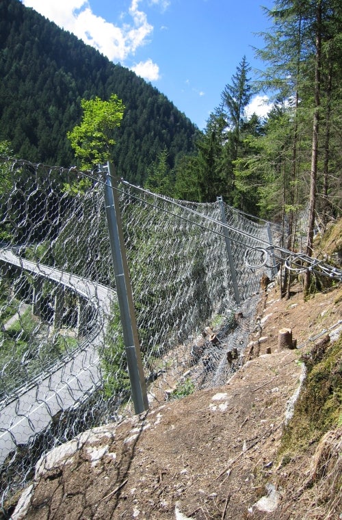 Steinschlagschutzbauten