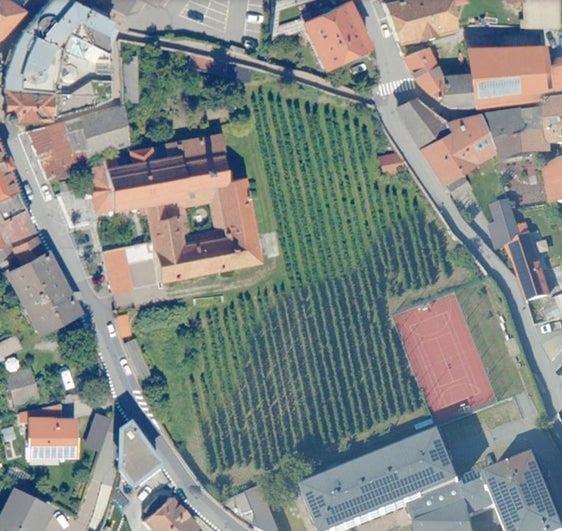 Il giardino cintato dei Cappuccini, a Silandro, e il suo padiglione barocco saranno vincolati come monumenti storico-artistici. Il giardino verrà riaperto al pubblico dopo essere ristrutturato. (Foto: LPA/WebGis Geobrowser)