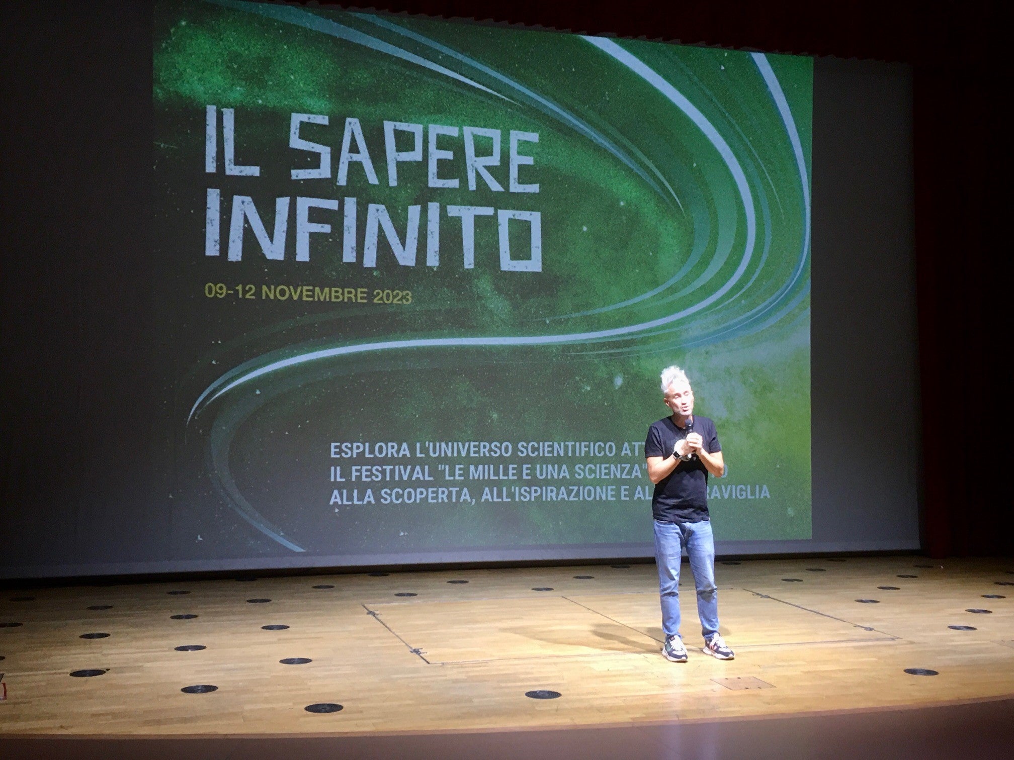 Vincenzo Schettini all'evento inaugurale del festival La Mille e una Scienza, oggi (9 novembre) all'Auditorium Haydn di Bolzano (Foto: ASP/Anselmo Niglio)