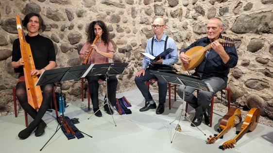 Literatur und Musik: Das Ensemble Rosarum Flores aus Innsbruck gab Musik aus der Zeit Heinrich Hallers zum Besten. (Foto: Euregio/Armin Gluderer)